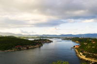 pohled od El Morro na ostrov Granma